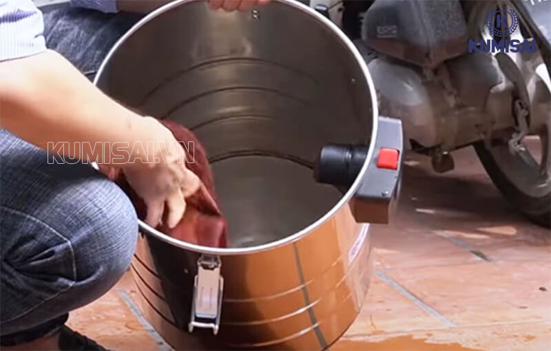 Làm sạch thùng chứa 